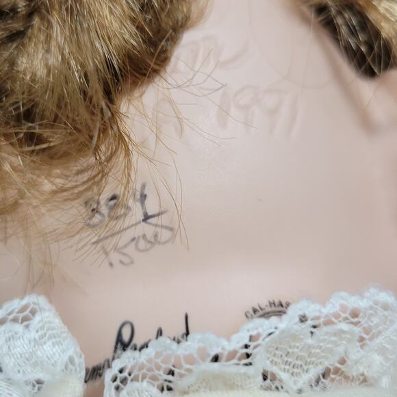 Vintage Norma Rambaud & Wendy Crawford 1991 Porcelain Doll Blue Eyes Curly Hair - Picture 9 of 16